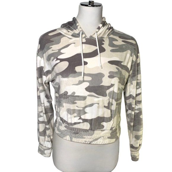Weekend Edition Camo Cropped Hoodie in Medium - Picture 1 of 3